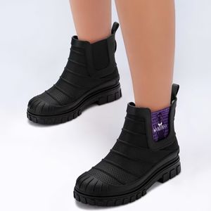 Bota Infantil Wandinha Collection Grendene Kids Preta