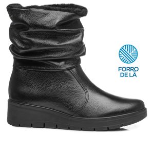 Bota Cano Médio em Couro Pegada Feminina Preta