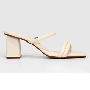 Tamanco Vizzano Salto Médio Feminino Off White