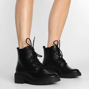 Bota Coturno Ramarim Básica Tratorada Feminino Preto
