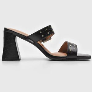 Tamanco Spikes Vizzano com Fivela Salto Bloco Feminino Preto