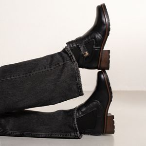 Bota Feminina Elástico Cano Curto Pegada Preto